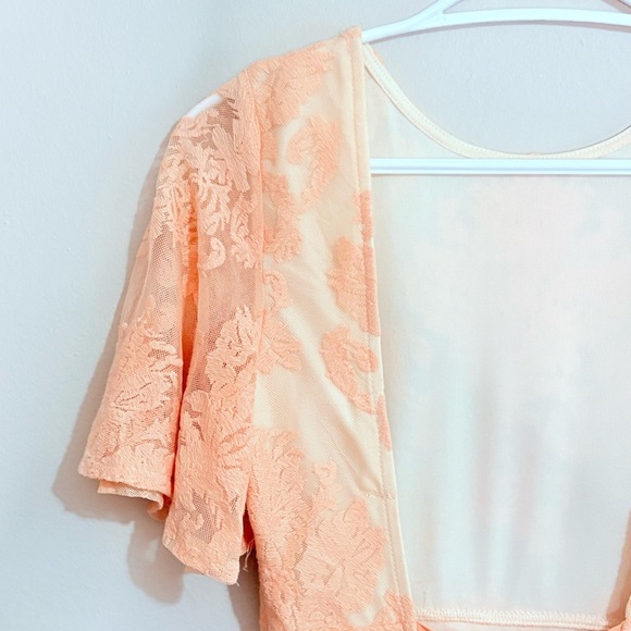 Cream & Pink Lace Dress w Flutter Sleeve & Ruffle Trim Open Back w Pink Tie Bow - Picture 11 of 16